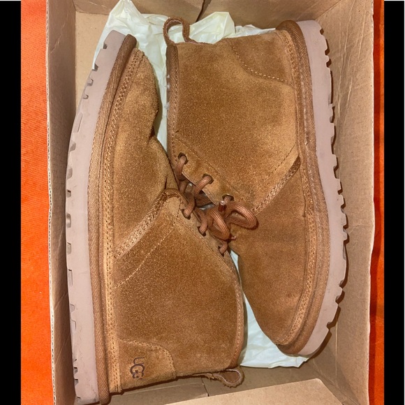 Womens Ugg boots - Picture 1 of 4